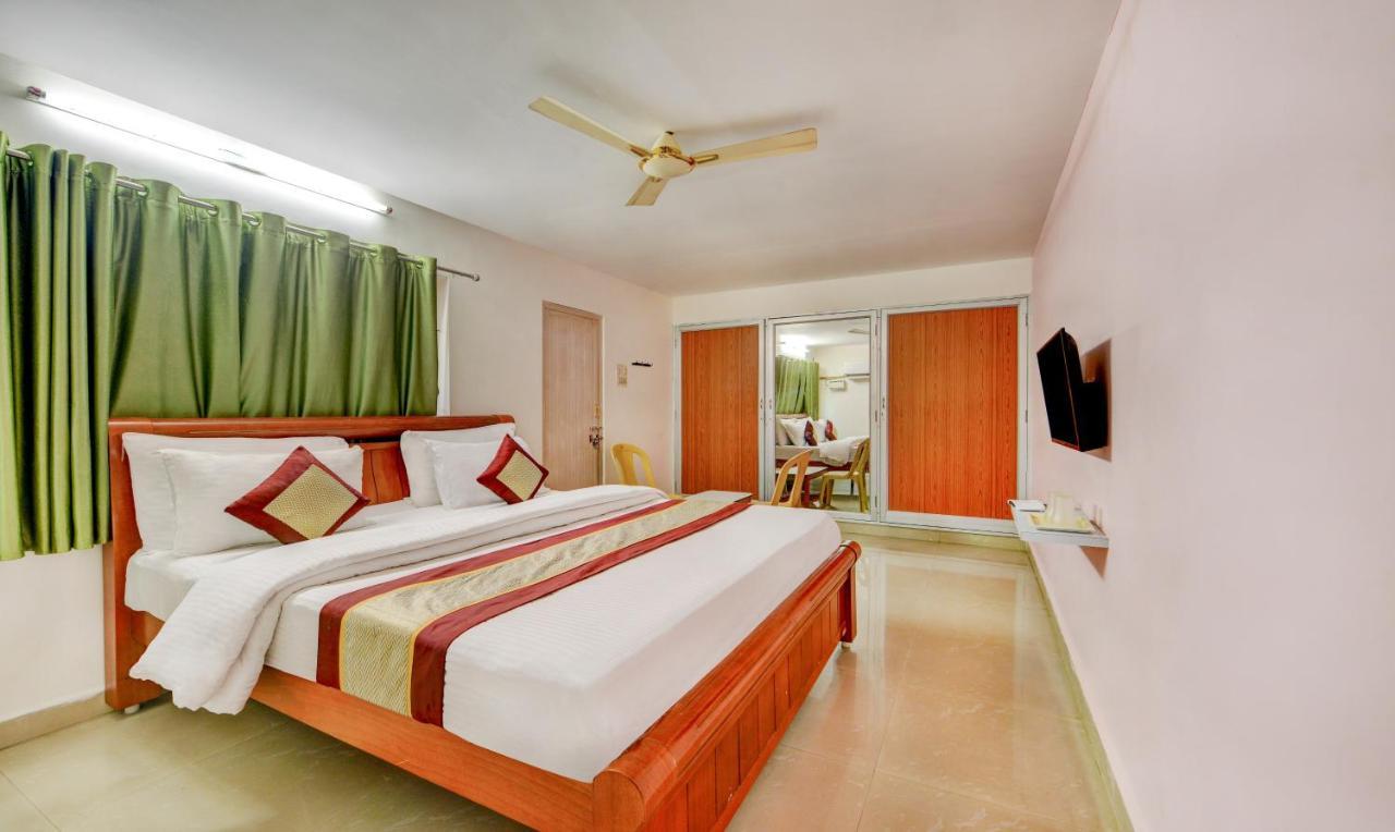 Madrasi Airport Hotel - Saibala Ченнаи Экстерьер фото