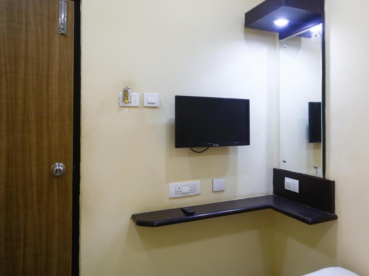 Madrasi Airport Hotel - Saibala Ченнаи Экстерьер фото